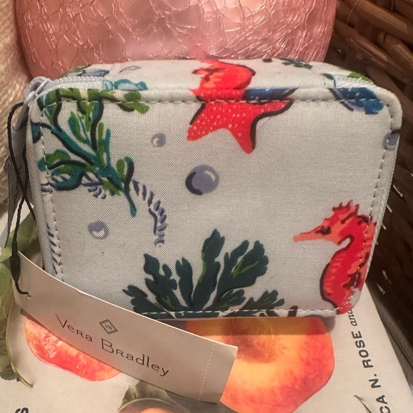 Vera Bradley NWT Anchors Away Discont Travel Pill Case 7 Days 8 Compartment - Picture 1 of 8